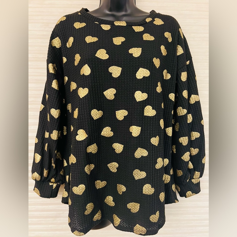 VALENTINE’S Day!
Bibi Black Waffle Knit Top with GOLD METALLIC Hearts SIZE SMALL